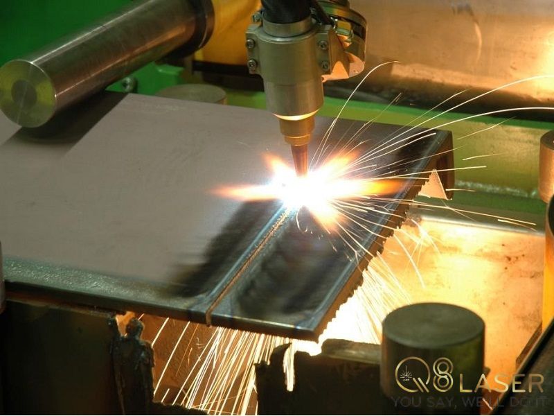 Cắt laser titan tại Q8 Laser Việt Nam