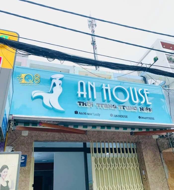 bảng hiệu shop quần áo thu hút 