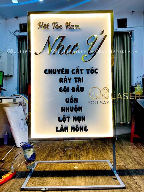 Hộp đèn chân đứng