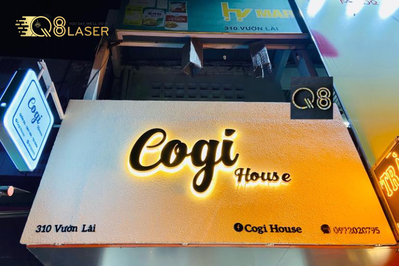 Bảng hiệu tại Điện Biên có đèn LED, nổi bật cả ban đêm