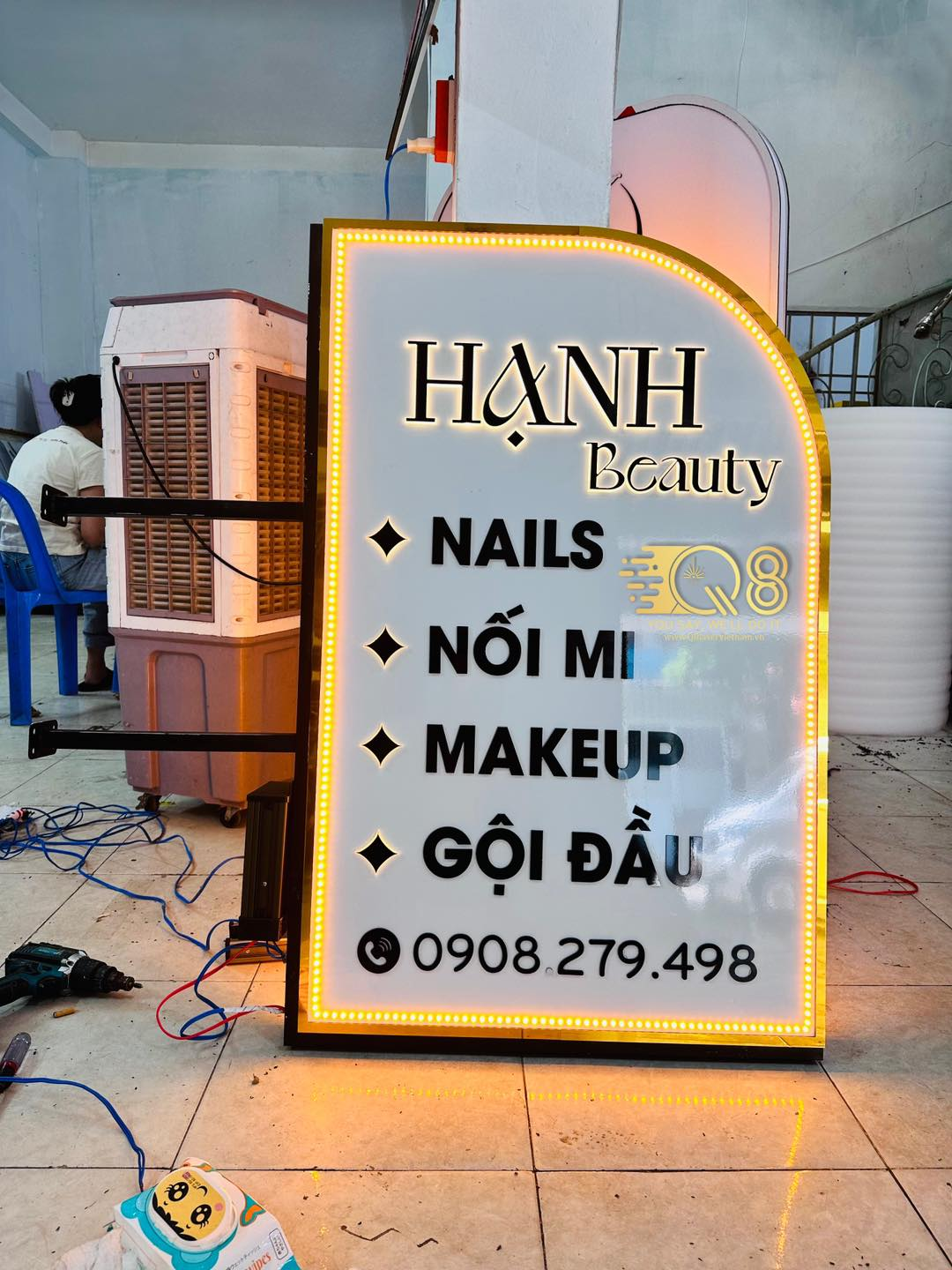 Bảng hiệu đứng alu chữ nổi - Bảng hiệu đứng