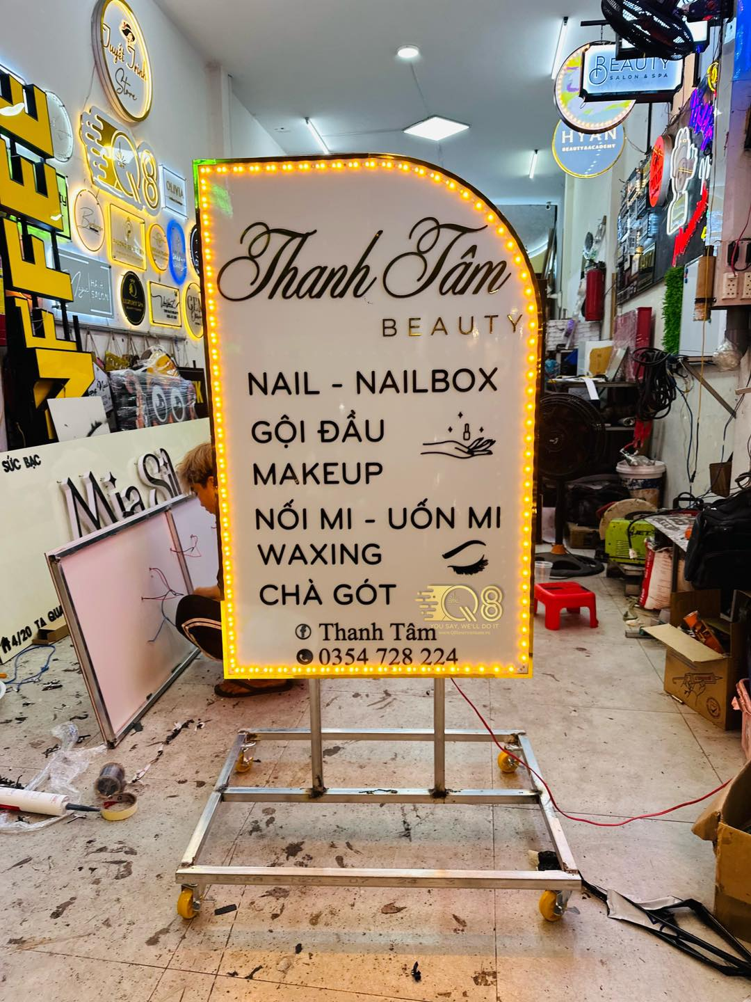 Bảng hiệu đứng spa, gội đầu, nail
