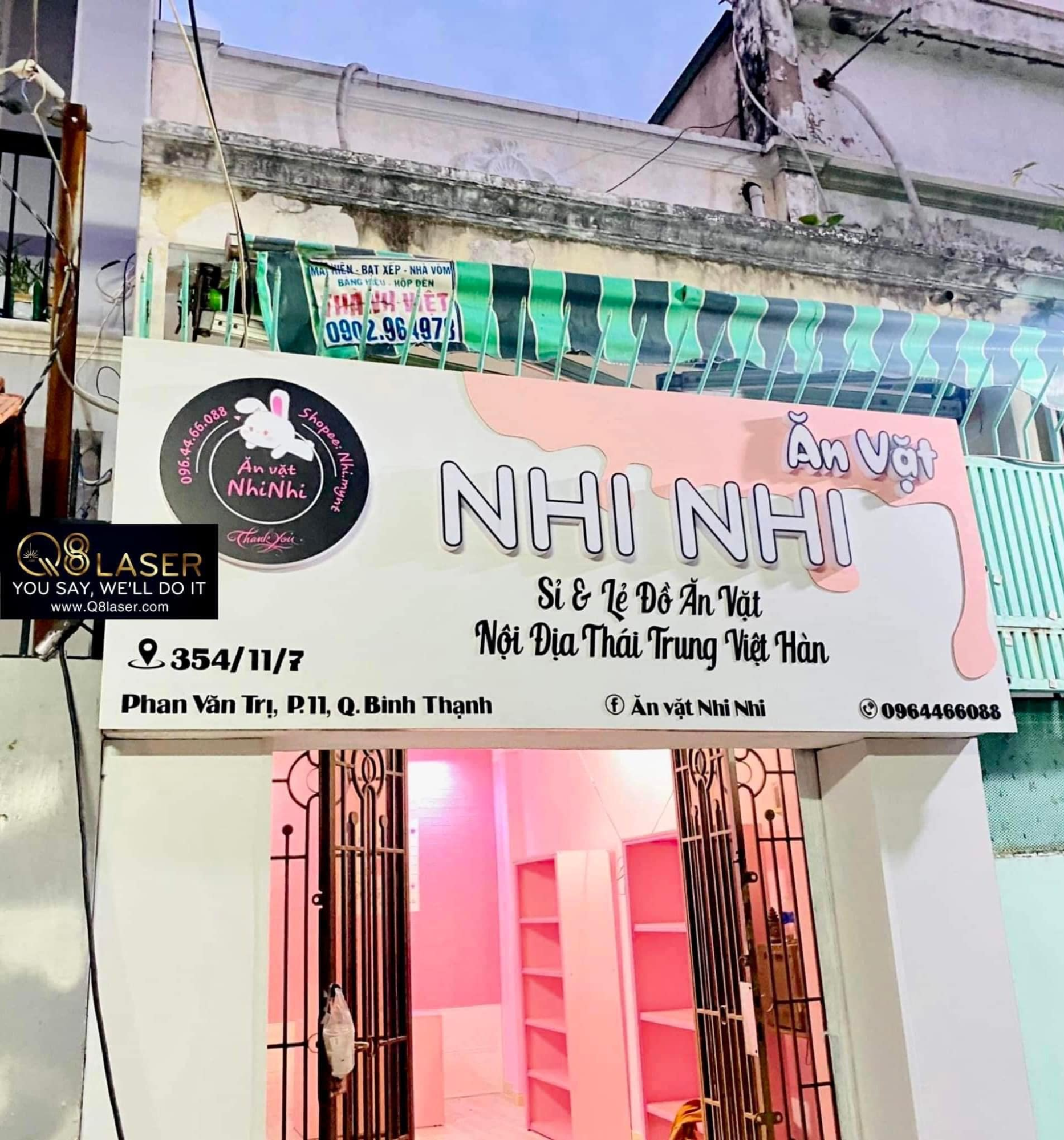 Bảng hiệu màu hồng alu chữ nổi - Bảng hiệu màu hồng 