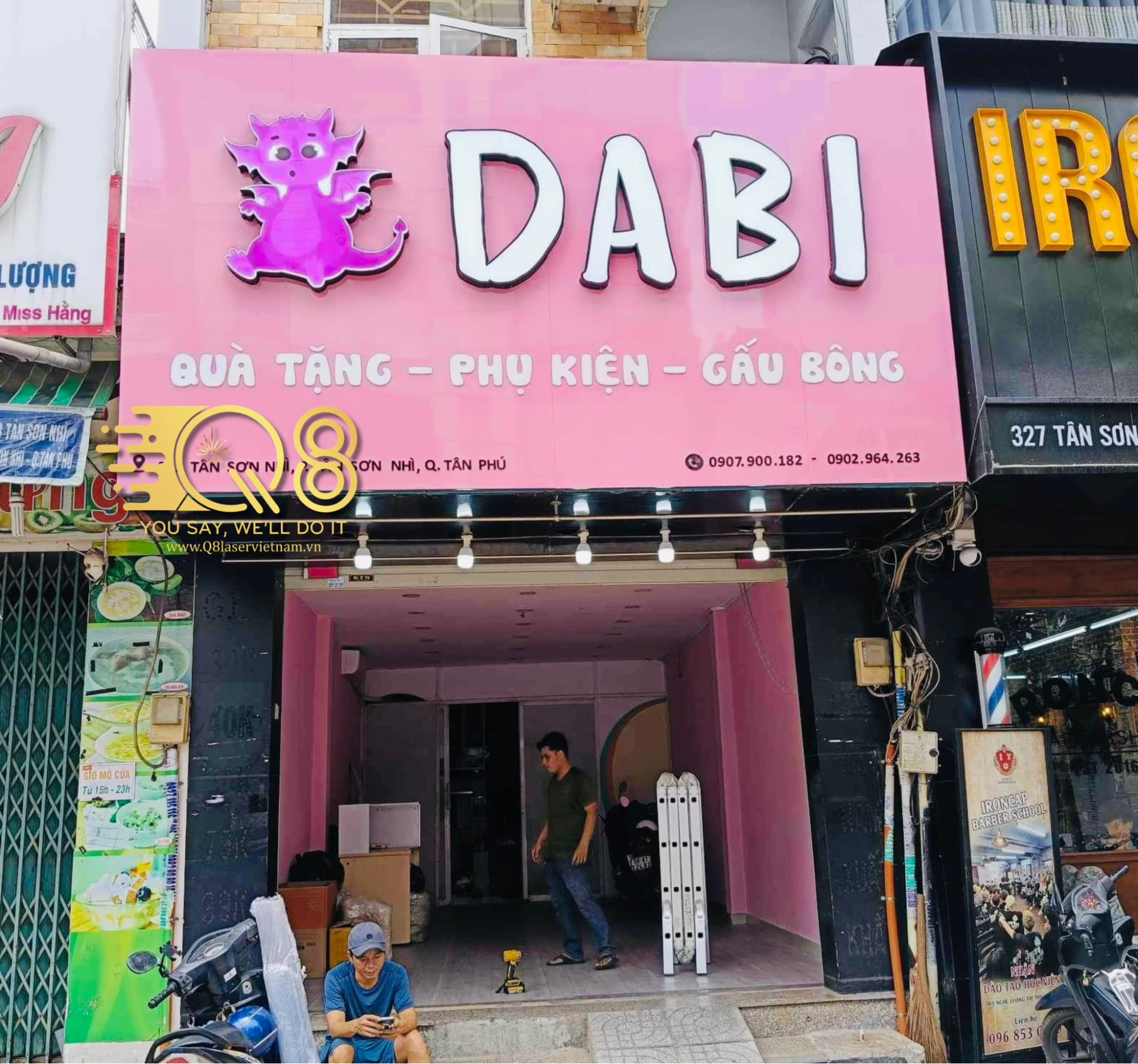 Bảng hiệu màu hồng bạt hiflex - Bảng hiệu màu hồng