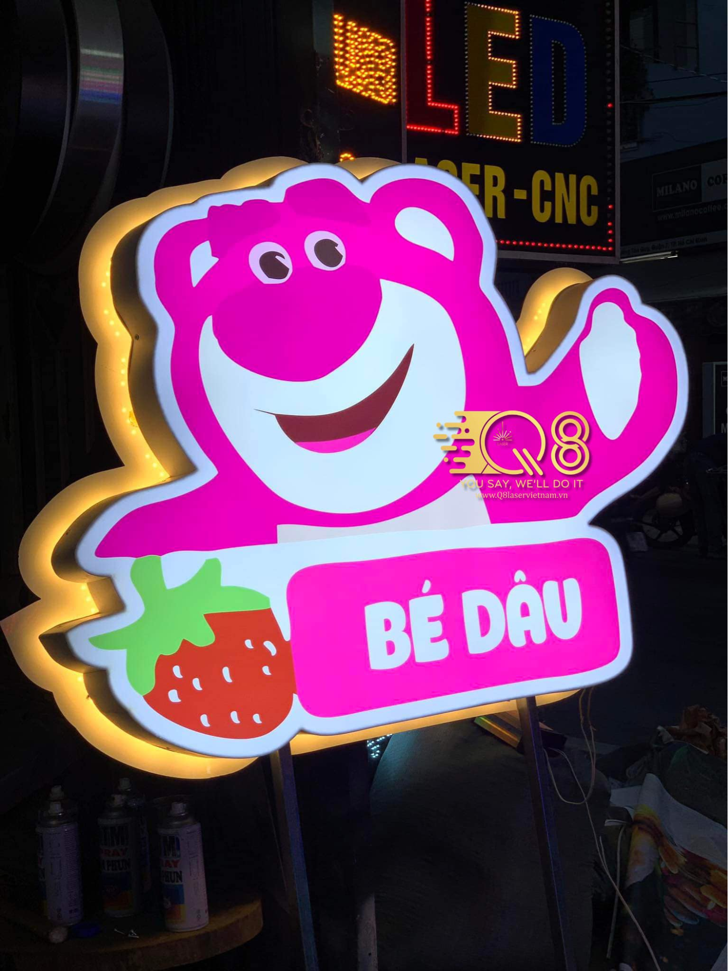 Bảng hiệu màu hồng LED, điện tử - Bảng hiệu màu hồng