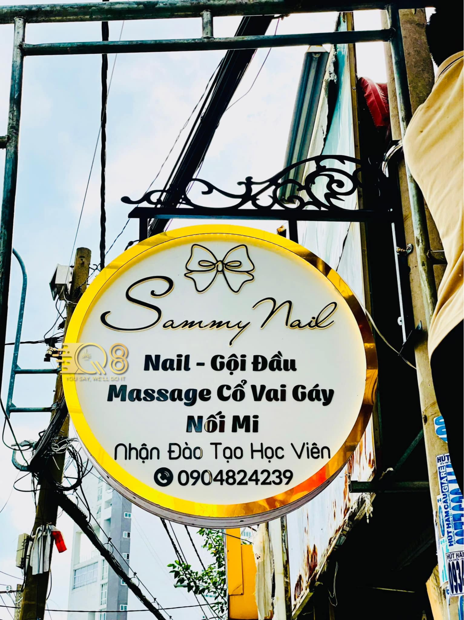 Biển vẫy quảng cáo nail, gội đầu
