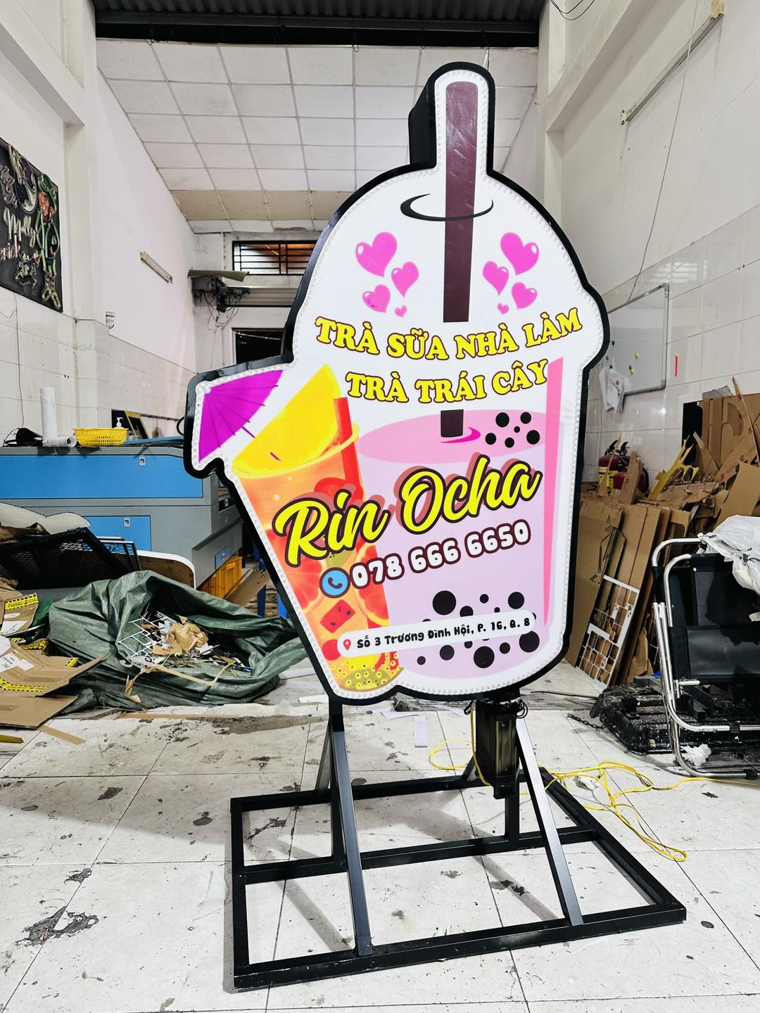 Bảng hiệu đứng trà sữa nhà làm