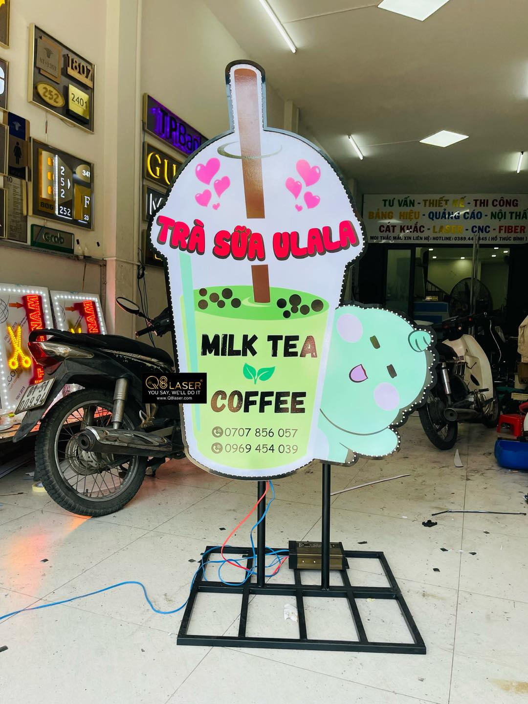 Mẫu bảng hiệu đứng milk tea và coffee