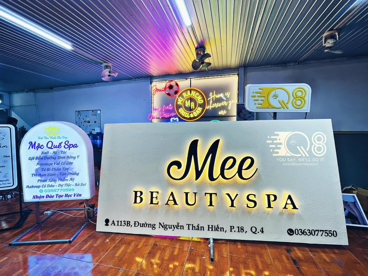 Quy Trình Lắp Đặt Biển bạt spa của Q8 Laser Việt Nam