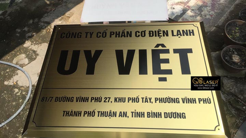 Sản phẩm bảng hiệu inox ăn mòn giá tốt, chất lượng cao.