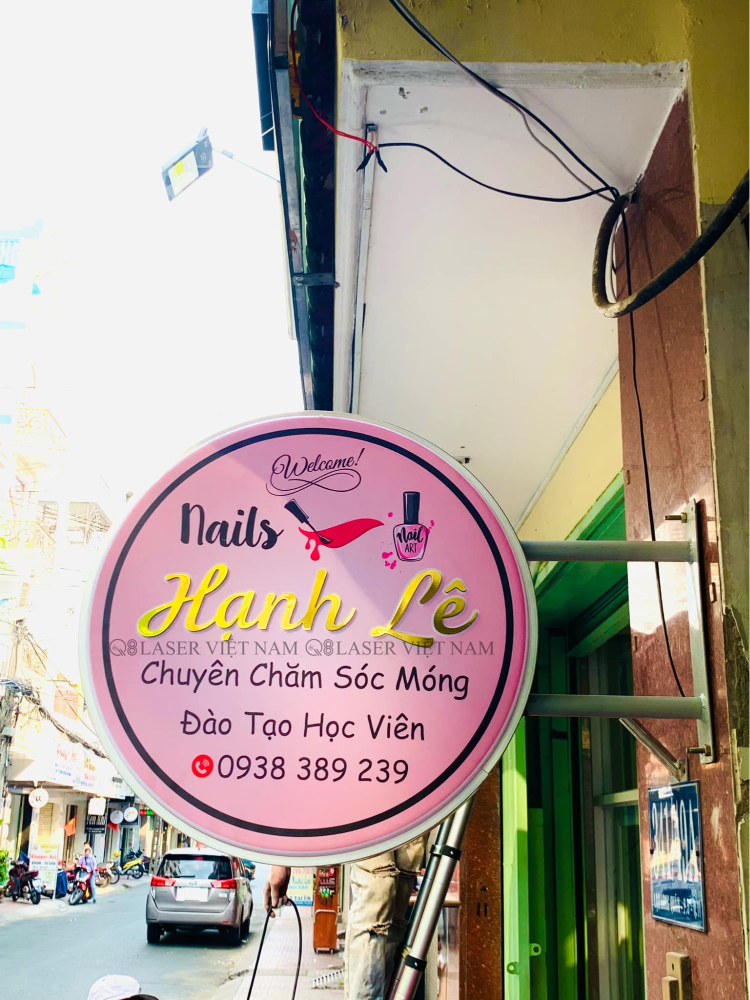 Vì sao nhiều khách hàng chọn Bảng hiệu màu hồng?