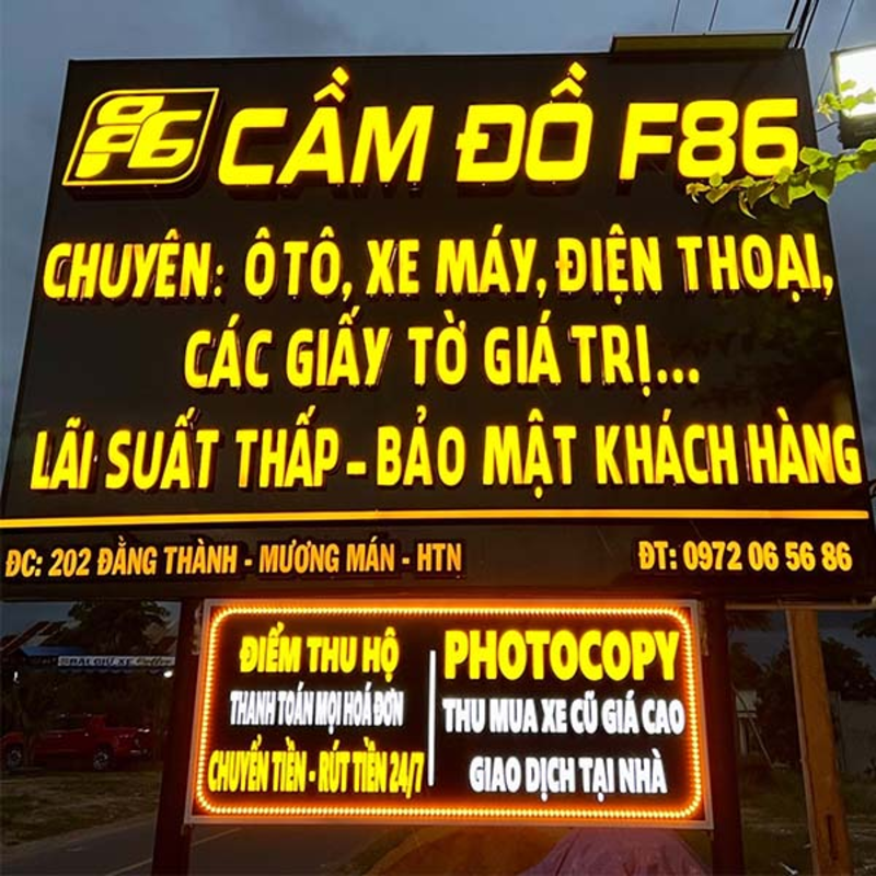 Bảng hiệu cầm đồ mica chữ nổi sang trọng.