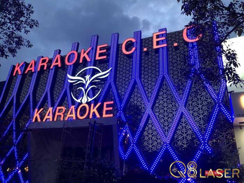 Bảng hiệu karaoke gọn gàng cho quán nhỏ