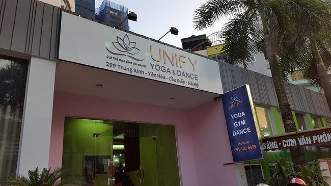 Bảng hiệu yoga hoa sen