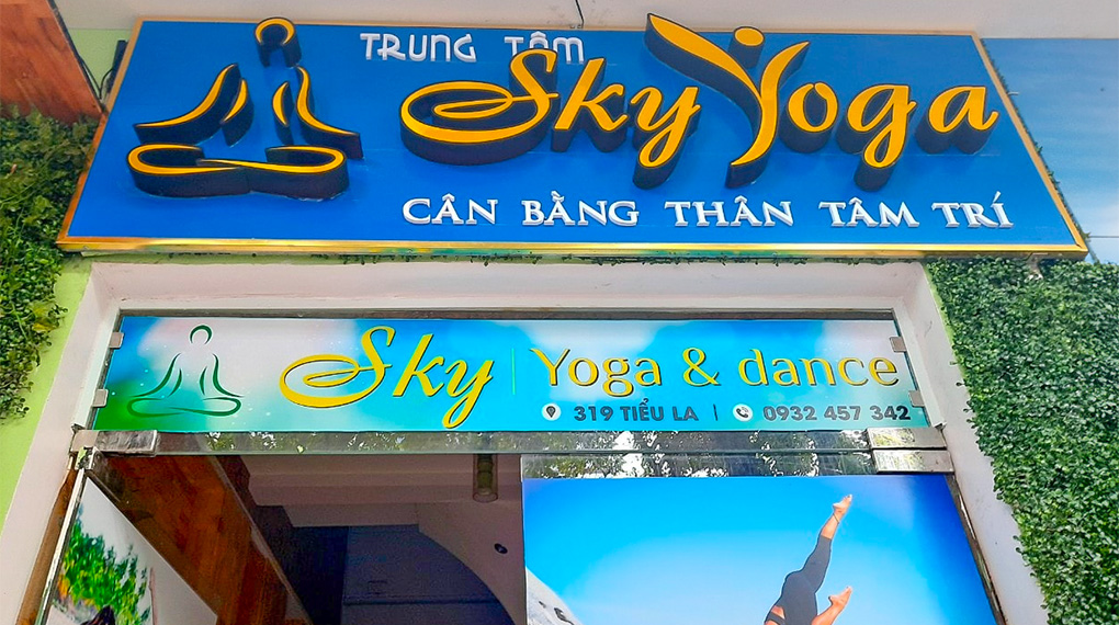 Biển yoga tối giản, ấn tượng
