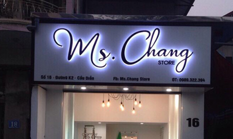 Chữ nổi mica led hắt sáng viền