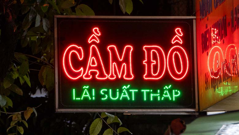 Thiết kế bảng hiệu cầm đồ màu sắc ấn tượng
