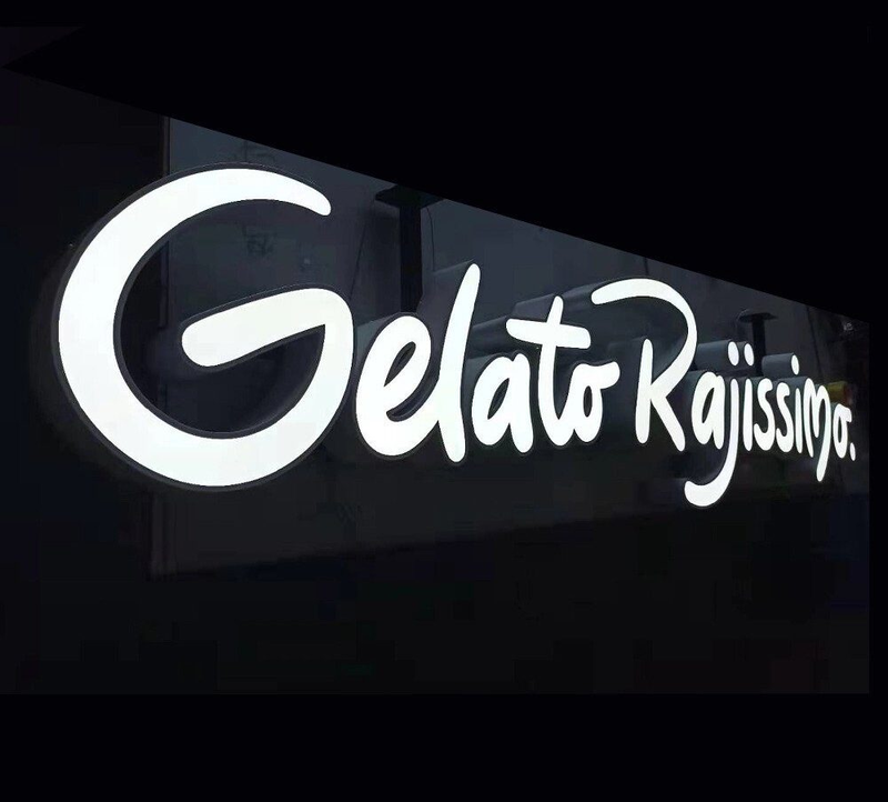 Ứng dụng của chữ nổi mica đèn led trong quảng cáo