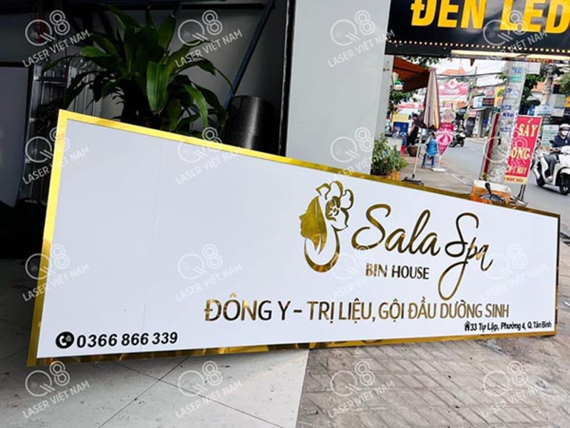 Bảng hiệu makeup bằng gỗ decor