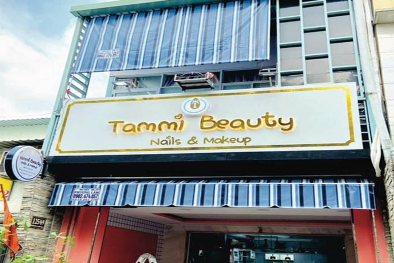 Bảng hiệu makeup phong cách tối giản – tinh tế