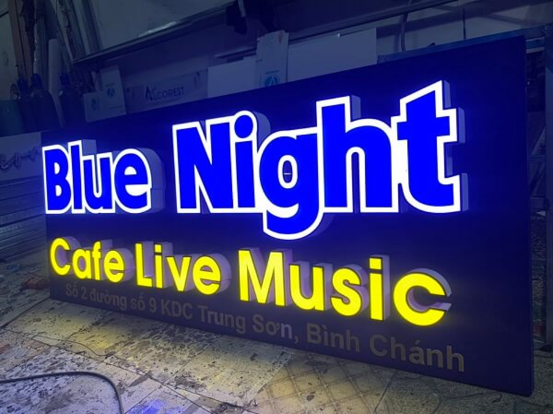 Bảng hiệu mica chữ nổi