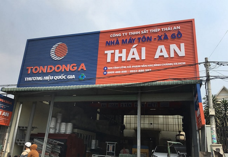 Bảng hiệu tôn sóng giả gỗ hoặc sơn nghệ thuật