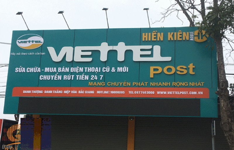 Bảng hiệu Viettel hộp đèn mica in UV