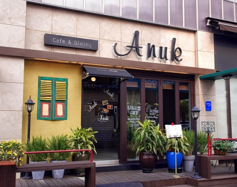 Biển hiệu quán cafe bằng Alu – chữ nổi mica