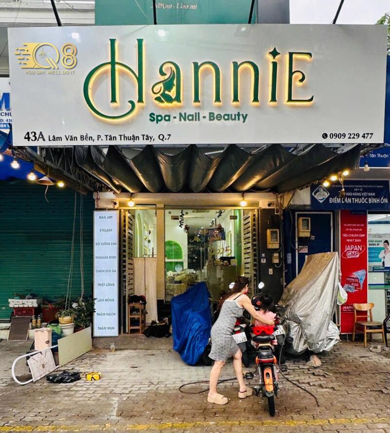 Kết hợp ánh sáng LED nổi bật buổi tối