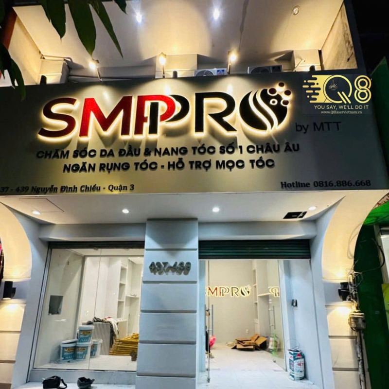 Lưu ý khi thiết kế và thi công bảng hiệu mica