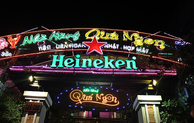 Mẫu bảng hiệu quán nhậu bằng mica