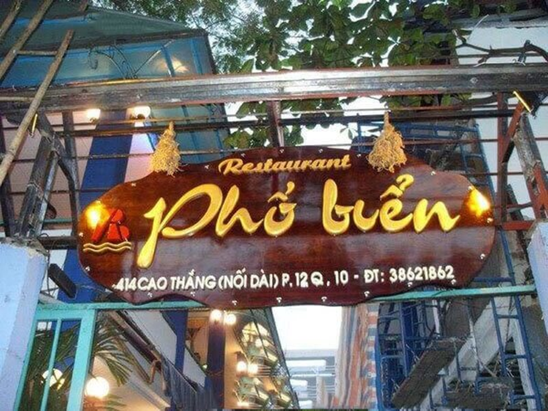 Ưu điểm nổi bật của bảng hiệu gỗ vintageChất liệu và kỹ thuật làm bảng hiệu gỗ vintage