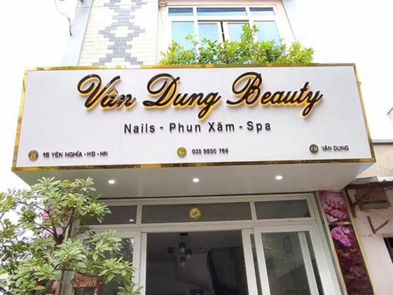Xu hướng làm bảng hiệu tiệm makeup hiện nay