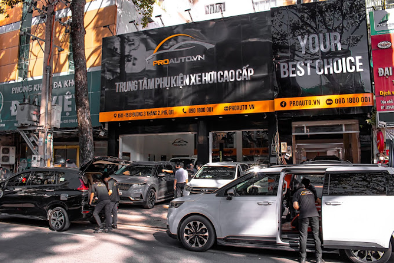 Bảng hiệu gara ô tô bằng inox hoặc đèn LED nổi