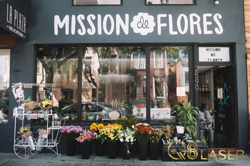 Bảng hiệu hoa mini hoặc xe hoa lưu động