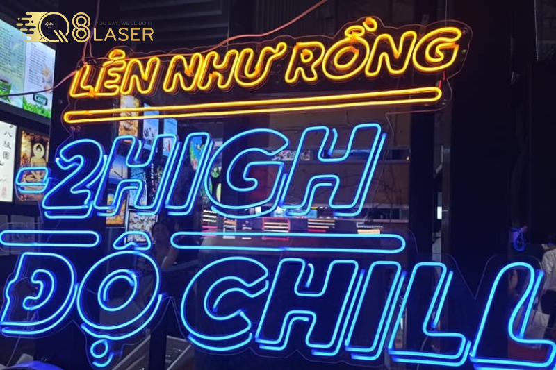 Bảng hiệu quán nhậu bình dân đèn LED sáng rõ ban đêm.