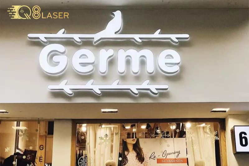 Bảng hiệu shop quần áo đẹp mắt, phù hợp mọi phong cách.