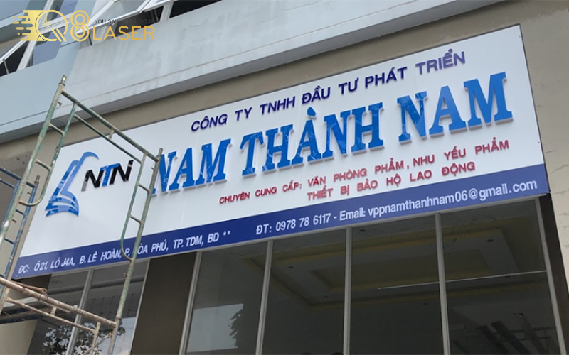 Bảng hiệu văn phòng phẩm bằng alu (nhôm composite)