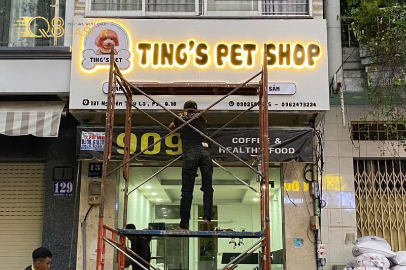 Biển hiệu chữ Alu Vàng tráng gương đẹp