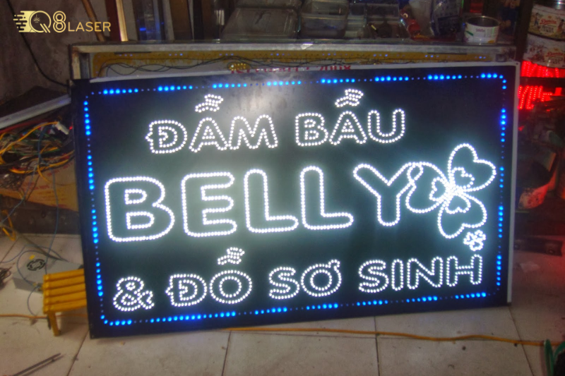 Biển vẫy đèn led quận Bình Tân dạng vuông sắc nét, ánh sáng mạnh.