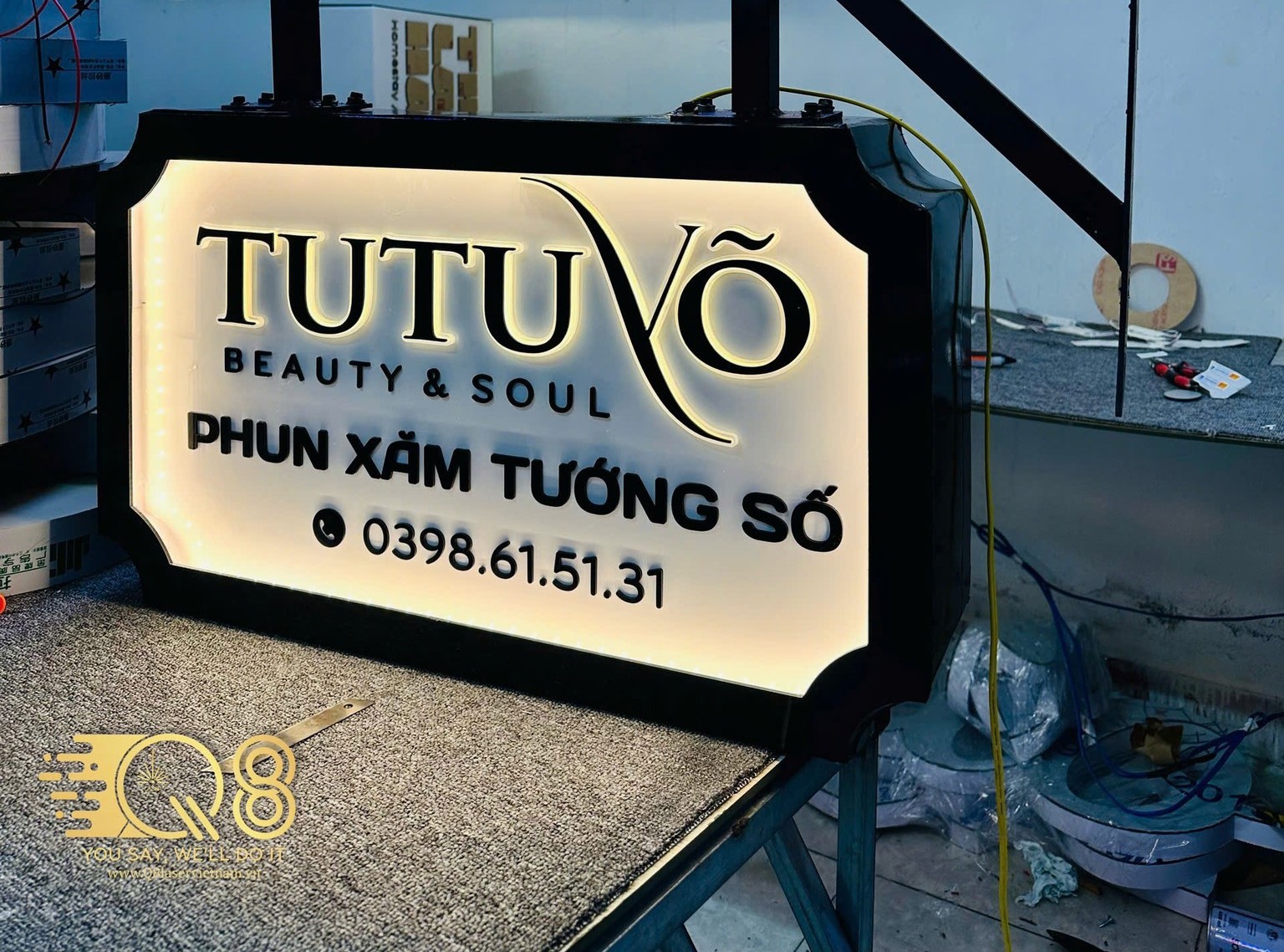 Chữ nổi mica đèn led sáng mạnh, thu hút từ xa