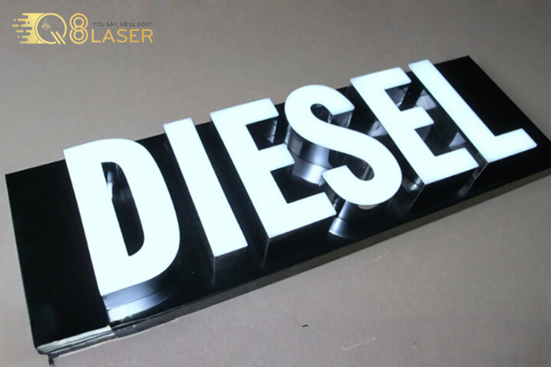 Chữ nổi mica là gì?