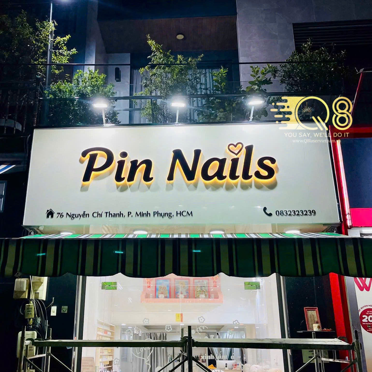 Chữ nổi trên nền alu bền đẹp, chống thời tiết.