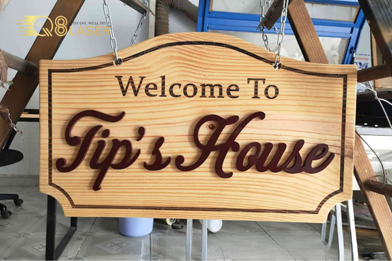 Khắc tên riêng lên ví, bút, sổ tay, bình nước