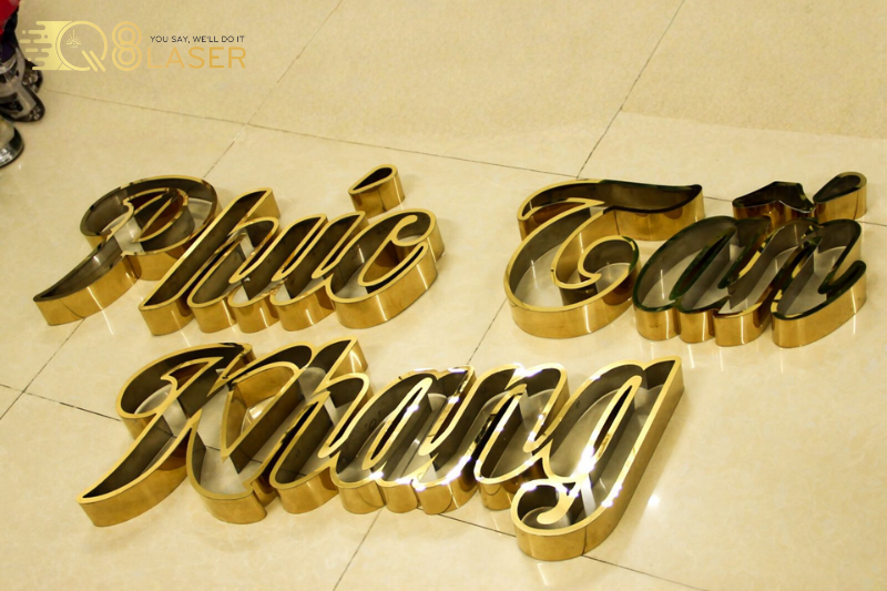 Lưu ý khi thiết kế & thi công chữ nổi mica