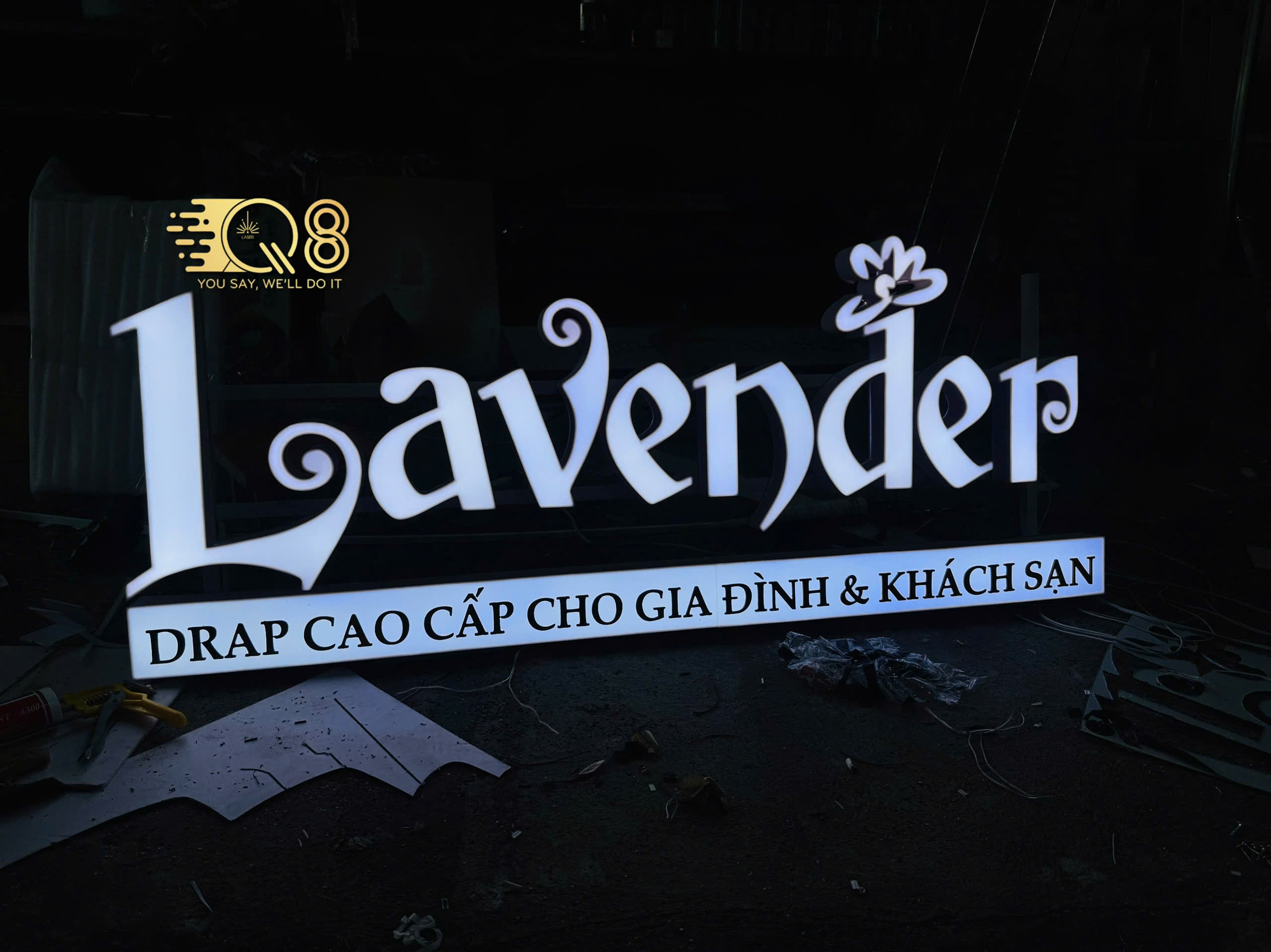 Mica trong + LED RGB, hiệu ứng ánh sáng trẻ trung