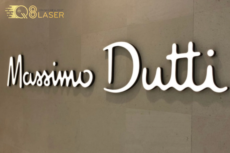 Ưu điểm khi thi công chữ nổi mica