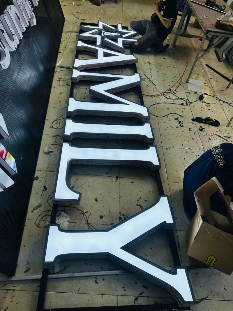 Bảng Hiệu AMILY – Thiết Kế & Thi Công Q8 Laser