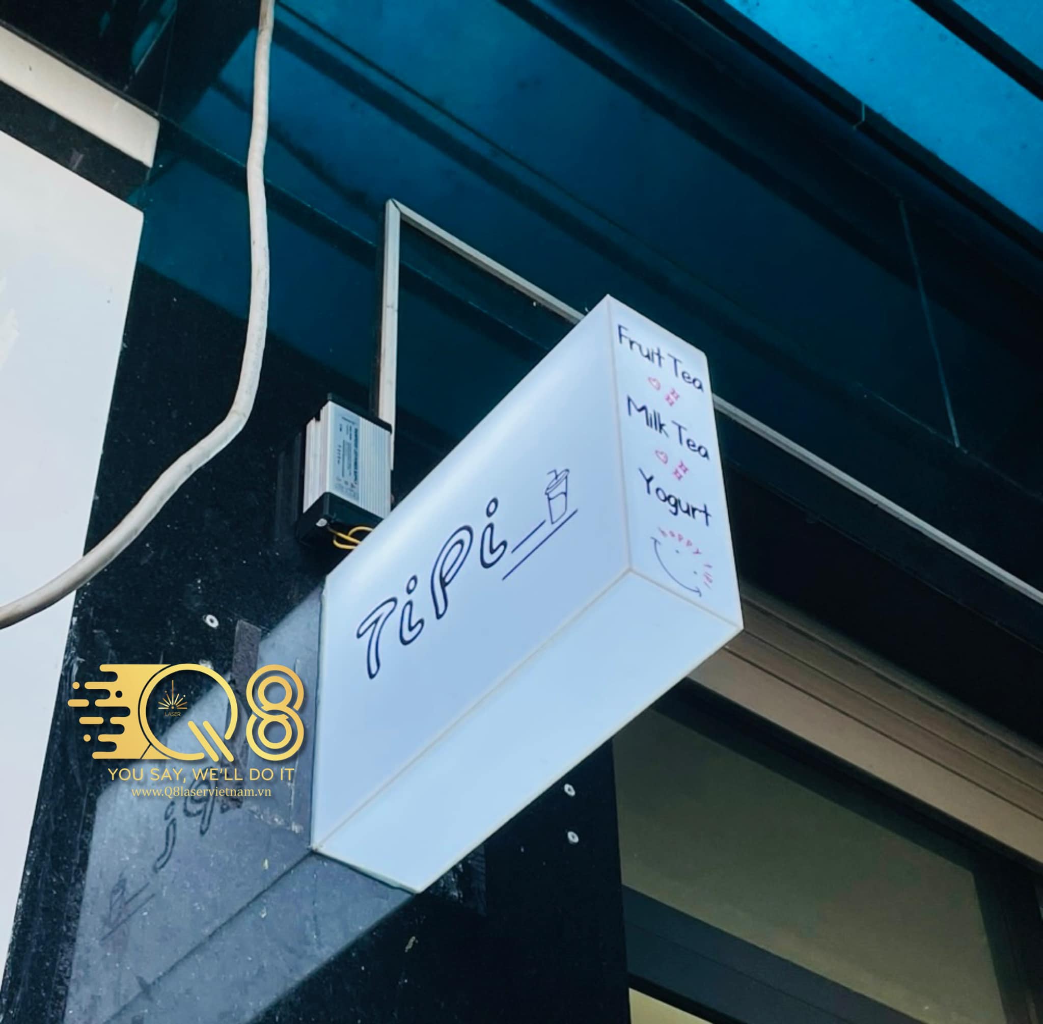 Bảng hiệu hộp đèn đứng tiện lợi, dễ di chuyển