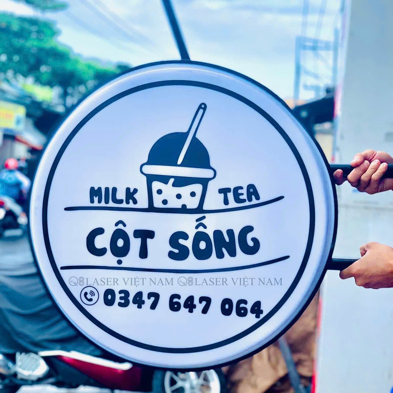 Bảng vẫy gắn hông nhà dễ quan sát